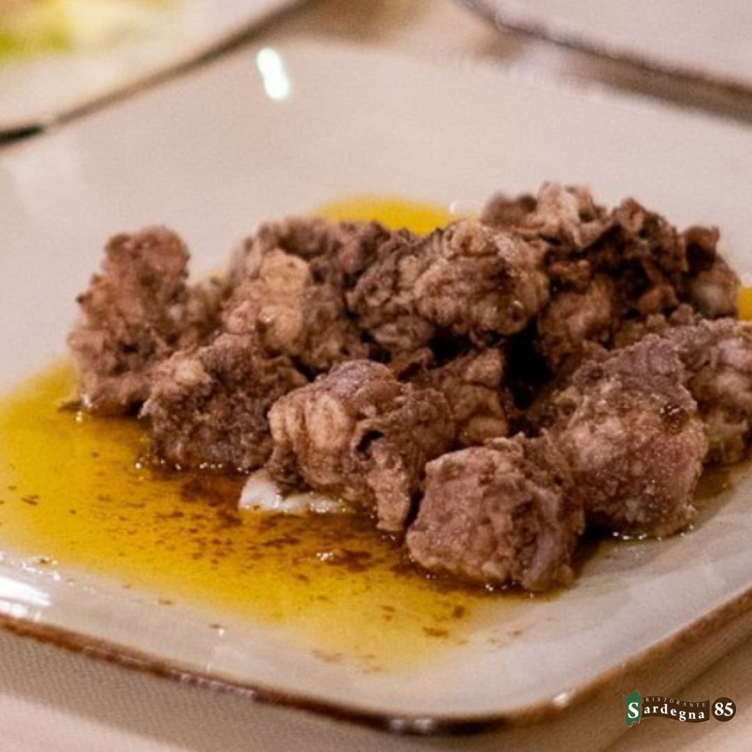 Tra gli antipasti di @ristorante_sardegna_85 trovate una specialità tradizionale della nostra Isola🥰

Stiamo parlando della 𝑩𝒖𝒓𝒓𝒊𝒅𝒂 𝑪𝒂𝒈𝒍𝒊𝒂𝒓𝒊𝒕𝒂𝒏𝒂😊
Una portata a base di pesce dal sapore particolare e coinvolgente🐟

Venite a trovarci per provare questa e altre specialità sarde😊

Sardegna 85 e il suo staff vi aspettano in 

📍Via Sardegna 85, Cagliari
📆Aperto tutti i giorni da lunedì alla domenica 
dalle 12:00 alle 15:00 e 
dalle 19:00 alle 23:00
🚫Chiuso il mercoledì 

☎️Per info e prenotazioni 070 657902
📲Prenotazioni WhatsApp 24h 327 5538179 
🌐https://ristorantesardegna85.it

#Sardegna85 #Cagliari #CucinaSarda #SaporiAutentici #TradizioneSarda #FoodLovers #GustoSardo #Instafood #Food #FoodExperience #CulturaSarda #Ristorante #RistorantiCagliari #Sardegna #LoveIt #PortoCagliari #Centro #antipasto #antipastodimare #burridacagliaritana