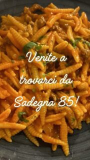@ristorante_sardegna_85 è pronto a sorprendervi…😍

Ogni portata è cucinata con cura per permette ai nostri clienti di vivere un’esperienza indimenticabile✨

Concedete una coccola al vostro palato, venite a trovarci🥰

Sardegna 85 e il suo staff vi aspettano in

📍Via Sardegna 85, Cagliari
📆Aperto tutti i giorni da lunedì alla domenica 
dalle 12:00 alle 15:00 e 
dalle 19:00 alle 23:00
🚫Chiuso il mercoledì 

☎️Per info e prenotazioni 070 657902
📲Prenotazioni WhatsApp 24h: 3275538179
🌐https://ristorantesardegna85.it

#Sardegna85 #Cagliari #CucinaSarda #SaporiAutentici #TradizioneSarda #FoodLovers #GustoSardo #Instafood #Food #FoodExperience #CulturaSarda #Ristorante #RistorantiCagliari #Sardegna #LoveIt #PortoCagliari #Centro #Malloreddusallacampidanese #cocktaildigamberi #grigliatamistadicarne #patatienfritte #cremacatalana
