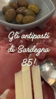 Mare o terra❓Qualsiasi sia la vostra scelta, da @ristorante_sardegna_85 l'antipasto è una cosa seria😊

Una varietà di proposte pensate per regalarvi un'esperienza di gusto indimenticabile a ogni morso✨

Se ancora non siete venuti a trovarci, prenotate subito🥰

Sardegna 85 e il suo staff vi aspettano in

📍Via Sardegna 85, Cagliari
📆Aperto tutti i giorni da lunedì alla domenica 
dalle 12:00 alle 15:00 e 
dalle 19:00 alle 23:00
🚫Chiuso il mercoledì 

☎️Per info e prenotazioni 070 657902
📲Prenotazioni WhatsApp 24h: +39 3275538179
🌐https://ristorantesardegna85.it

#Sardegna85 #Cagliari #CucinaSarda #SaporiAutentici #TradizioneSarda #FoodLovers #GustoSardo #Instafood #Food #FoodExperience #CulturaSarda #Ristorante #RistorantiCagliari #Sardegna #LoveIt #PortoCagliari #Centro #Antipasti #antipastoditerra #antipastodimare