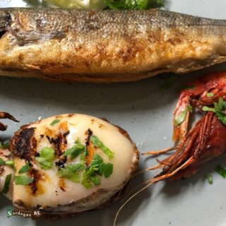 Impossibile scegliere un solo piatto di pesce❓Ci pensiamo noi😊

Per il vostro secondo da @ristorante_sardegna_85, non dovete rinunciare a nulla: orata o spigola, seppia e gamberone tutti nella nostra 𝑮𝒓𝒊𝒈𝒍𝒊𝒂𝒕𝒂 𝑴𝒊𝒔𝒕𝒂 𝒅𝒊 𝑷𝒆𝒔𝒄𝒆🐟

Prenotate il vostro tavolo e venite a provarla❣️

Sardegna 85 e il suo staff vi aspettano in

📍Via Sardegna 85, Cagliari
📆Aperto tutti i giorni da lunedì alla domenica 
dalle 12:00 alle 15:00 e 
dalle 19:00 alle 23:00
🚫Chiuso il mercoledì 

☎️Per info e prenotazioni 070 657902
📲Prenotazioni WhatsApp 24h: +39 3275538179
🌐https://ristorantesardegna85.it

#Sardegna85 #Cagliari #CucinaSarda #SaporiAutentici #TradizioneSarda #FoodLovers #GustoSardo #Instafood #Food #FoodExperience #CulturaSarda #Ristorante #RistorantiCagliari #Sardegna #LoveIt #PortoCagliari #Centro #Secondi #secondidimare #grigliatamistadimare